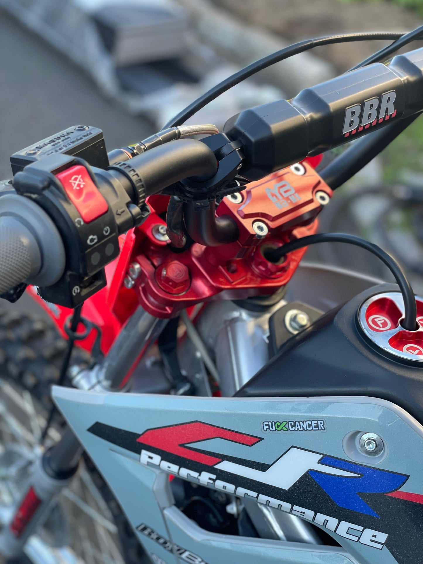 MOTIV MX FORK BLEEDER CAPS